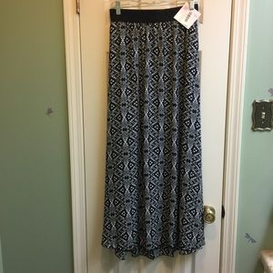 NWT - LuLaRoe Lucy Skirt